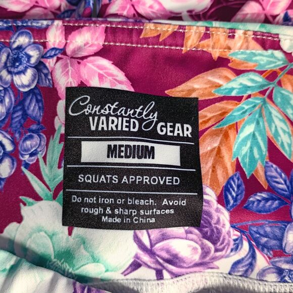 Constantly Varied Gear CVG Skulls and Roses Leggings Purple Background M - Picture 4 of 6